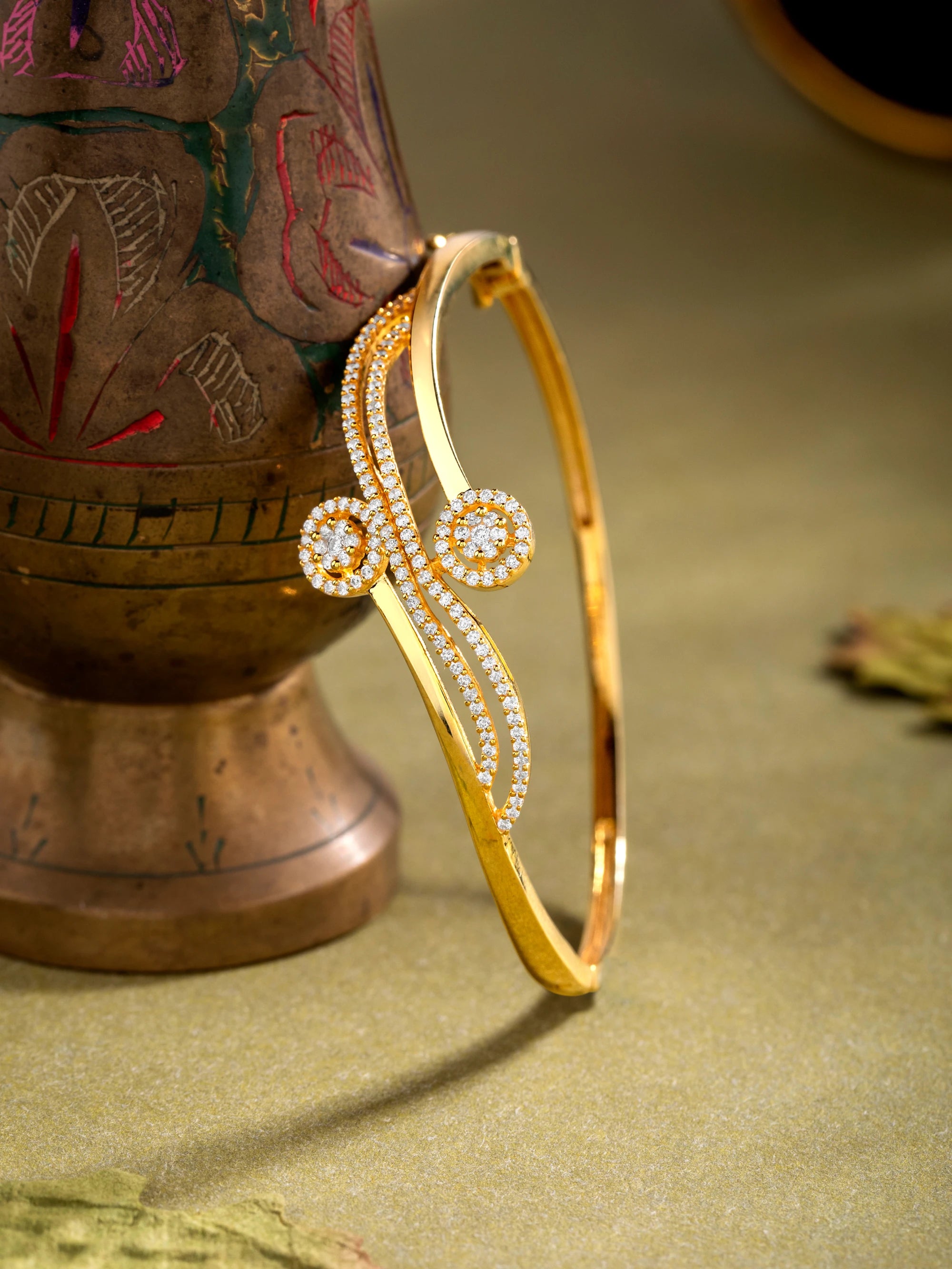 Classic Modern Floral Kada Audiam